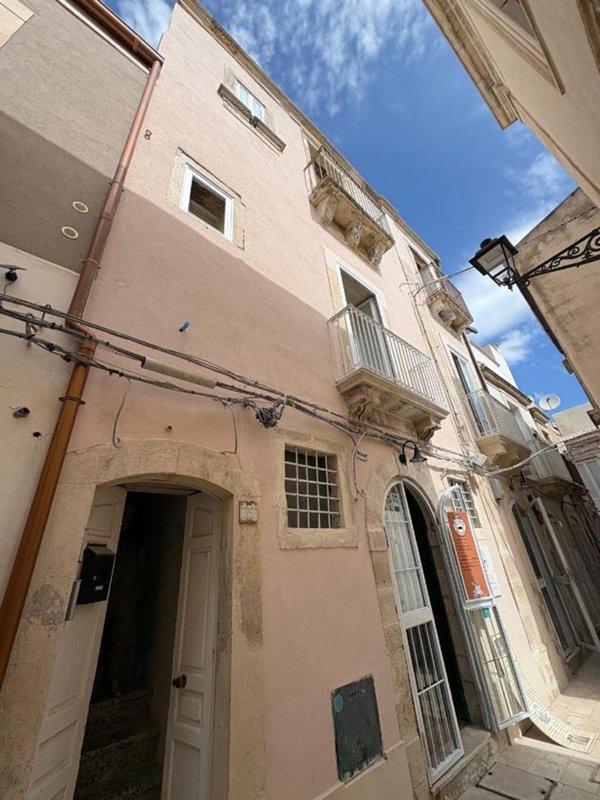 appartamento in vendita a Siracusa in zona Isola Ortigia