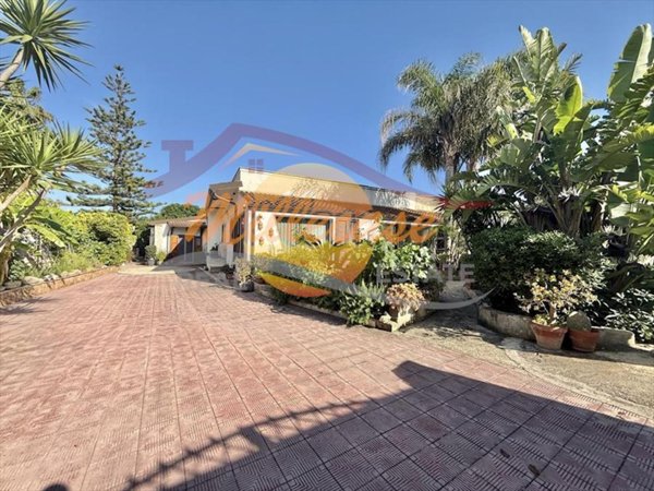 casa indipendente in vendita a Siracusa in zona Targia