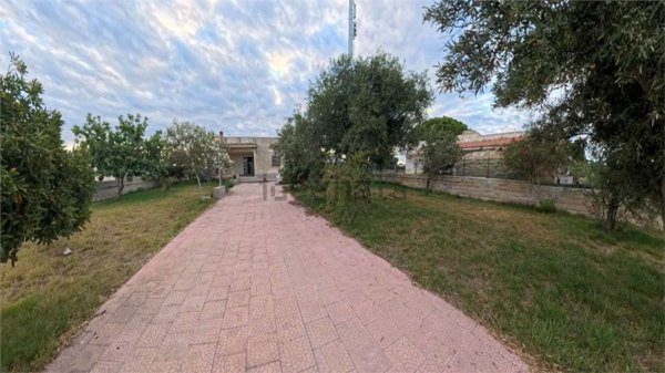 casa indipendente in vendita a Siracusa in zona Isola / Plemmirio