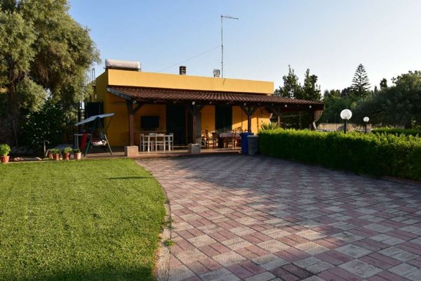 casa indipendente in vendita a Siracusa in zona Fontane Bianche