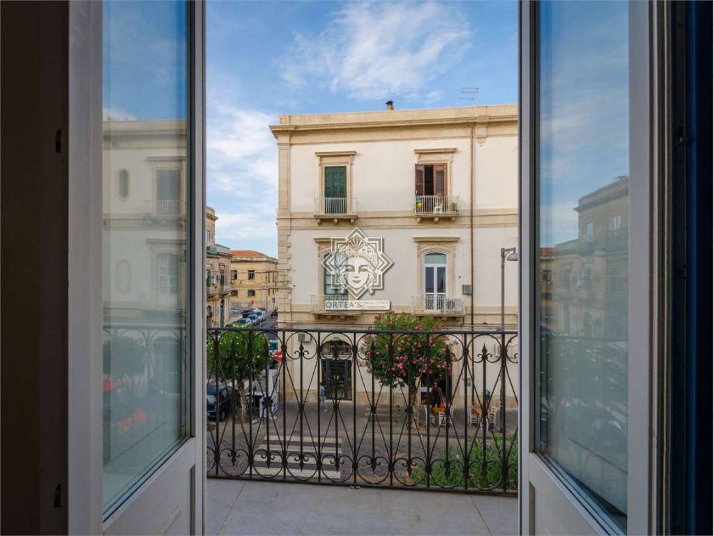 appartamento in vendita a Siracusa in zona Isola Ortigia