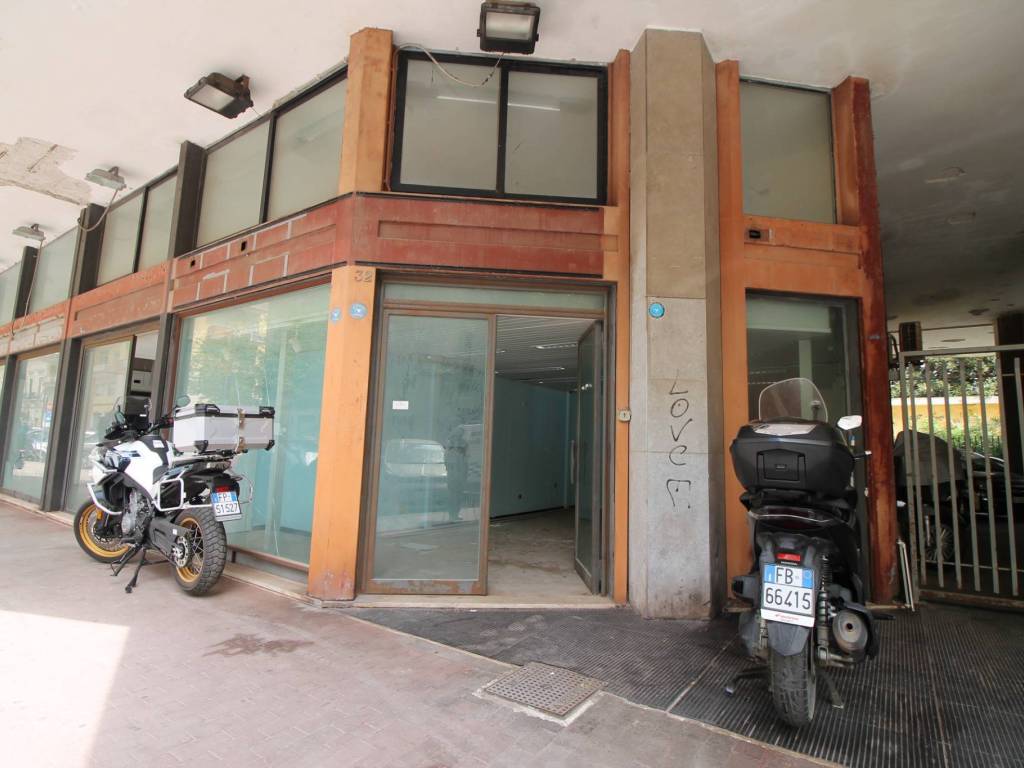 negozio in vendita a Siracusa in zona Isola Ortigia
