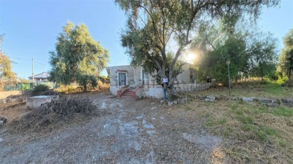 casa indipendente in vendita a Siracusa in zona Belvedere