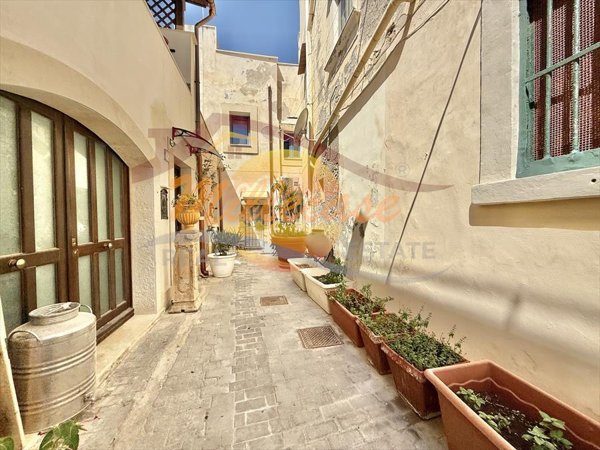 appartamento in vendita a Siracusa in zona Isola Ortigia