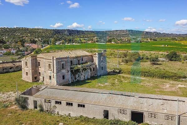 negozio in vendita a Siracusa in zona Isola / Plemmirio