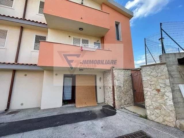 casa indipendente in vendita a Siracusa in zona Borgata