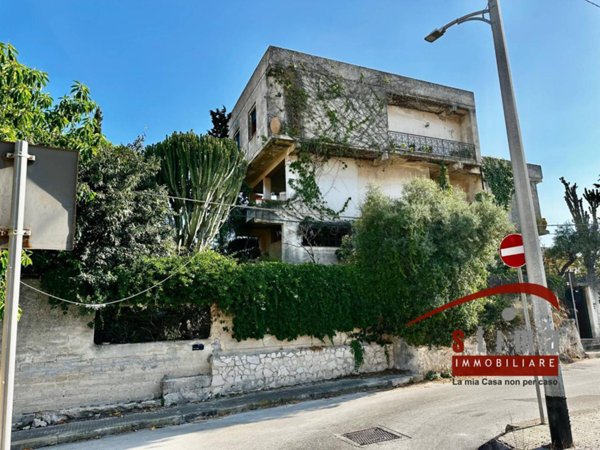 casa indipendente in vendita a Siracusa in zona Belvedere