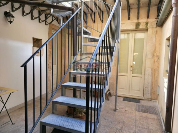 appartamento in vendita a Siracusa in zona Isola / Plemmirio