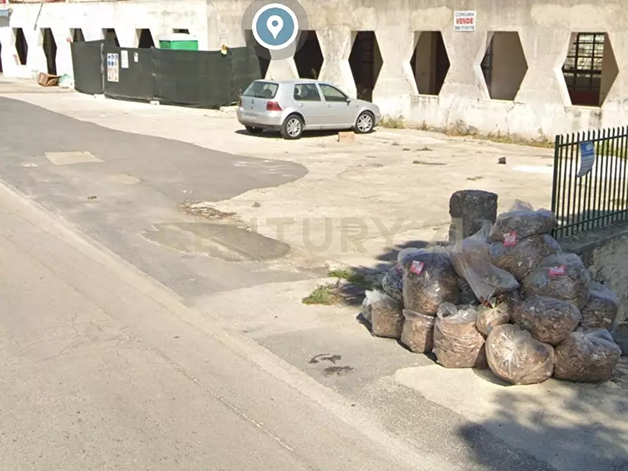 locale commerciale in vendita a Siracusa in zona Fontane Bianche