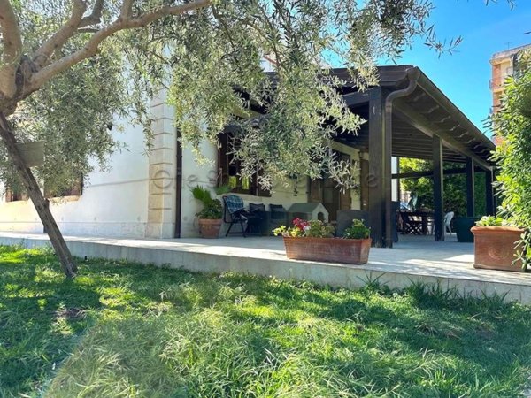 casa indipendente in vendita a Siracusa in zona Scala Greca