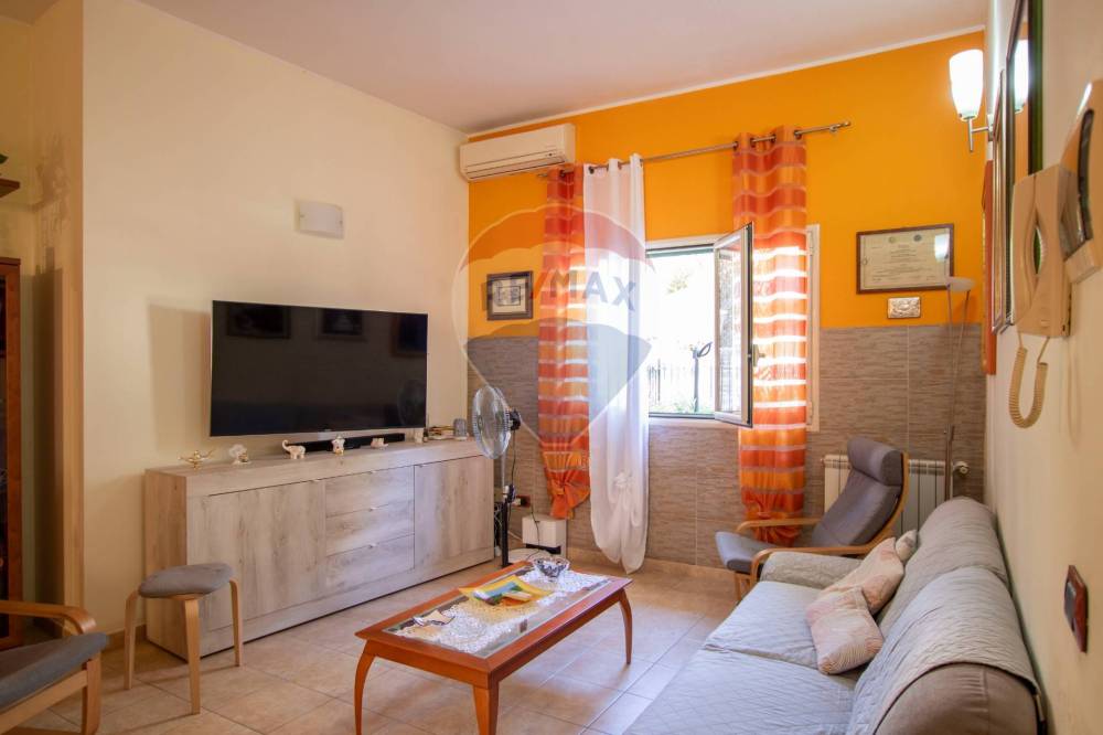 casa indipendente in vendita a Siracusa in zona Grottasanta