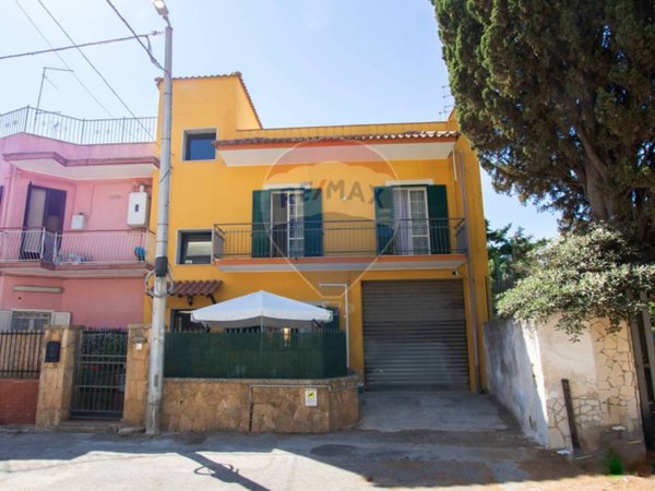 casa indipendente in vendita a Siracusa in zona Grottasanta