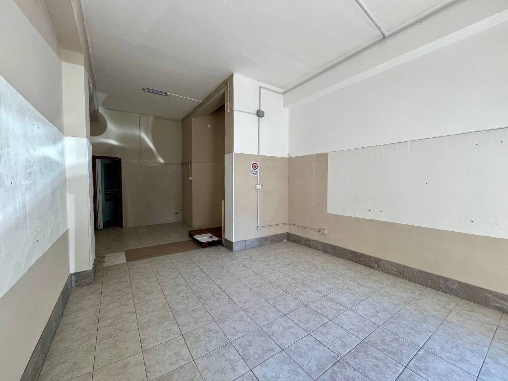 negozio in vendita a Siracusa in zona Acradina
