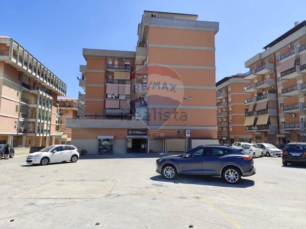 locale commerciale in vendita a Siracusa in zona Scala Greca