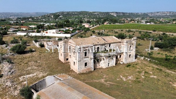 casale in vendita a Siracusa in zona Targia