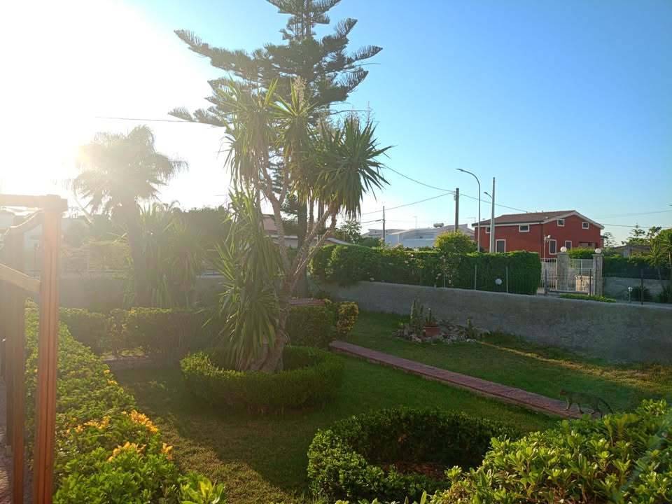 casa indipendente in vendita a Siracusa in zona Belvedere