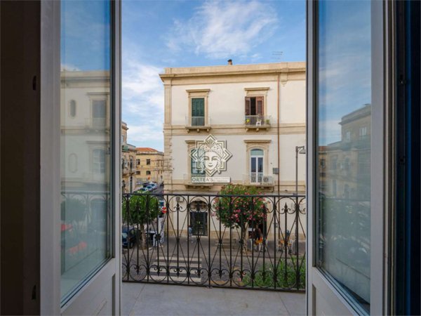 appartamento in vendita a Siracusa in zona Isola Ortigia
