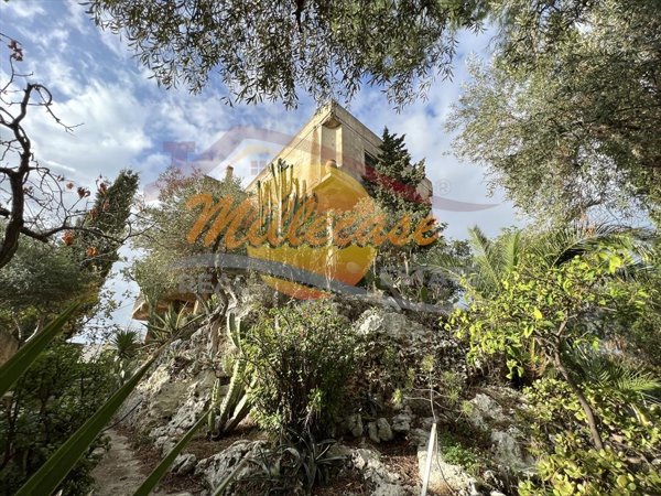 casa indipendente in vendita a Siracusa in zona Belvedere