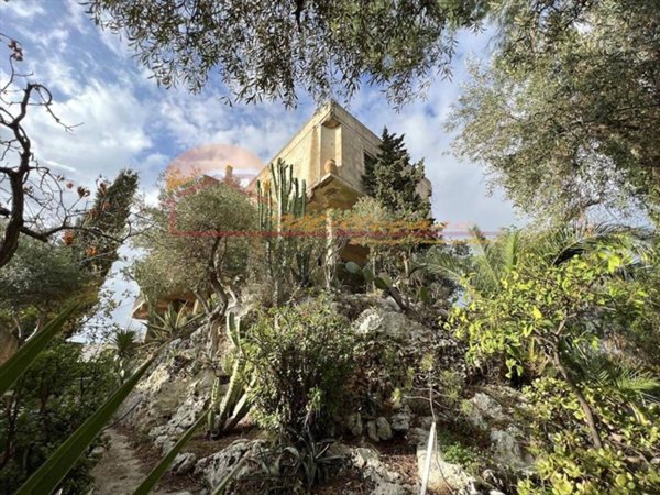 casa indipendente in vendita a Siracusa in zona Belvedere