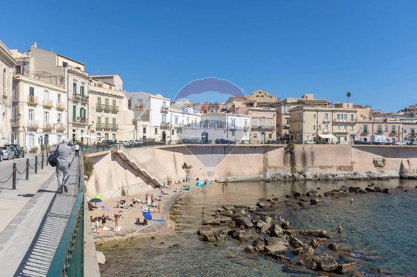 appartamento in vendita a Siracusa in zona Isola Ortigia