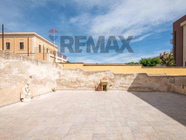 casa indipendente in vendita a Siracusa in zona Centro Città
