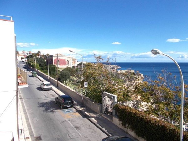 casa indipendente in vendita a Siracusa in zona Borgata