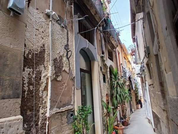 negozio in vendita a Siracusa in zona Isola Ortigia