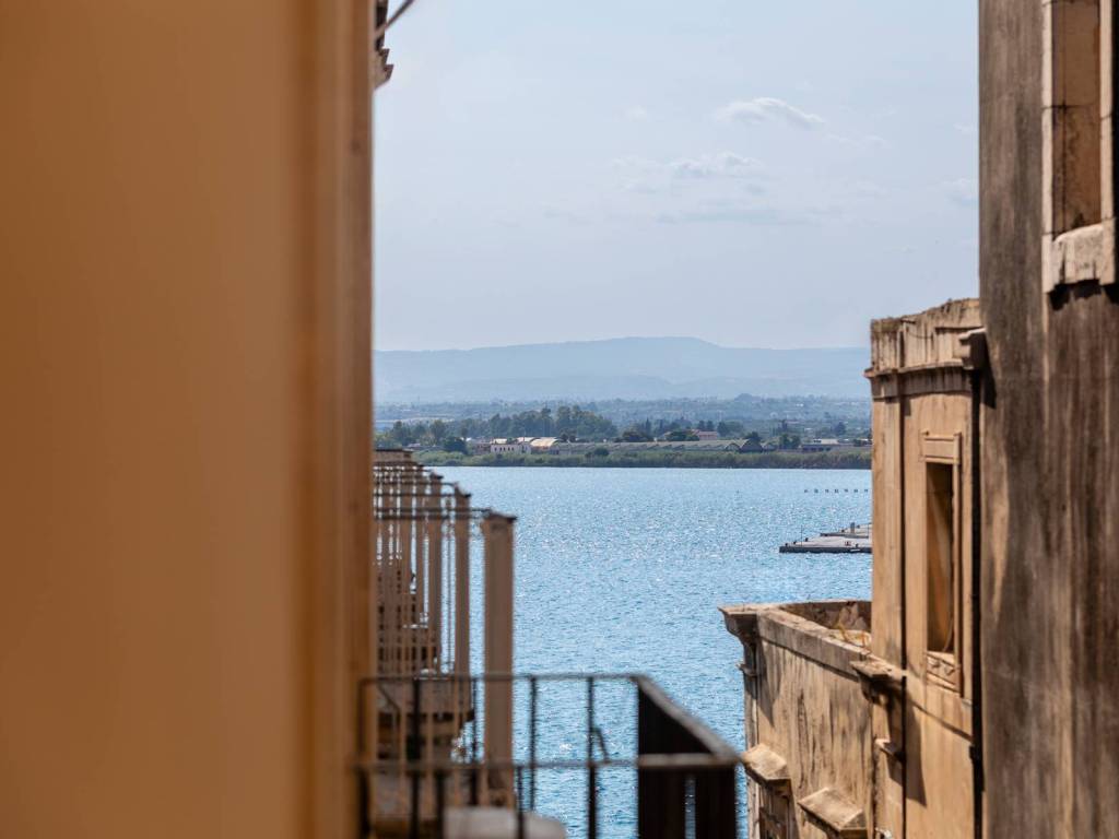 appartamento in vendita a Siracusa in zona Isola Ortigia