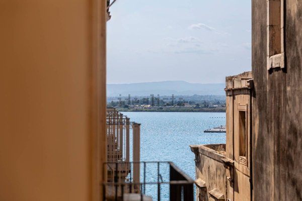 appartamento in vendita a Siracusa in zona Isola / Plemmirio