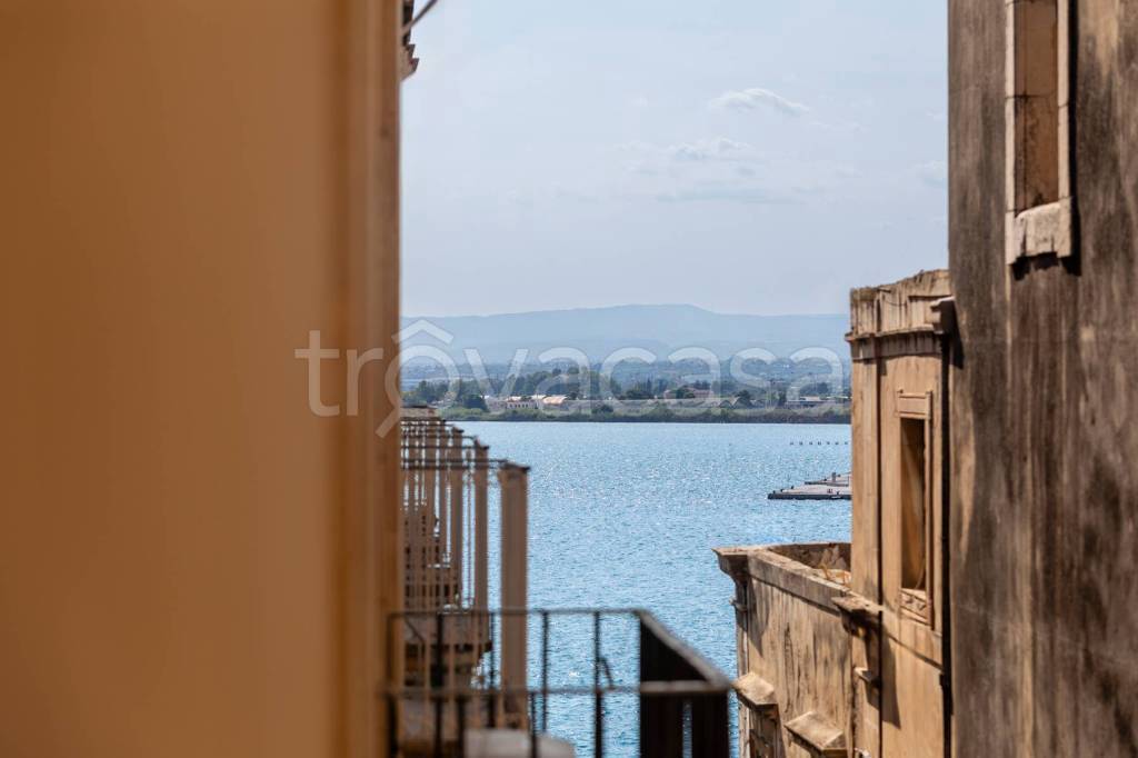 appartamento in vendita a Siracusa in zona Isola Ortigia