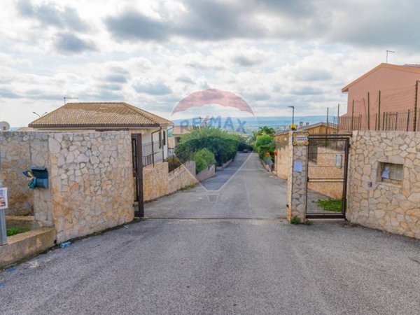 casa indipendente in vendita a Siracusa in zona Belvedere