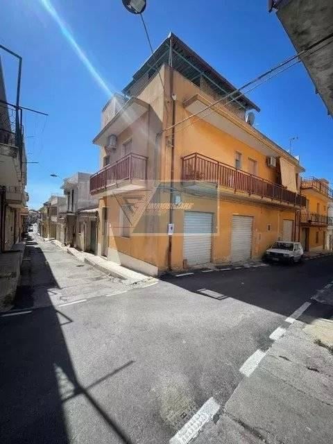 casa indipendente in vendita a Siracusa in zona Borgata