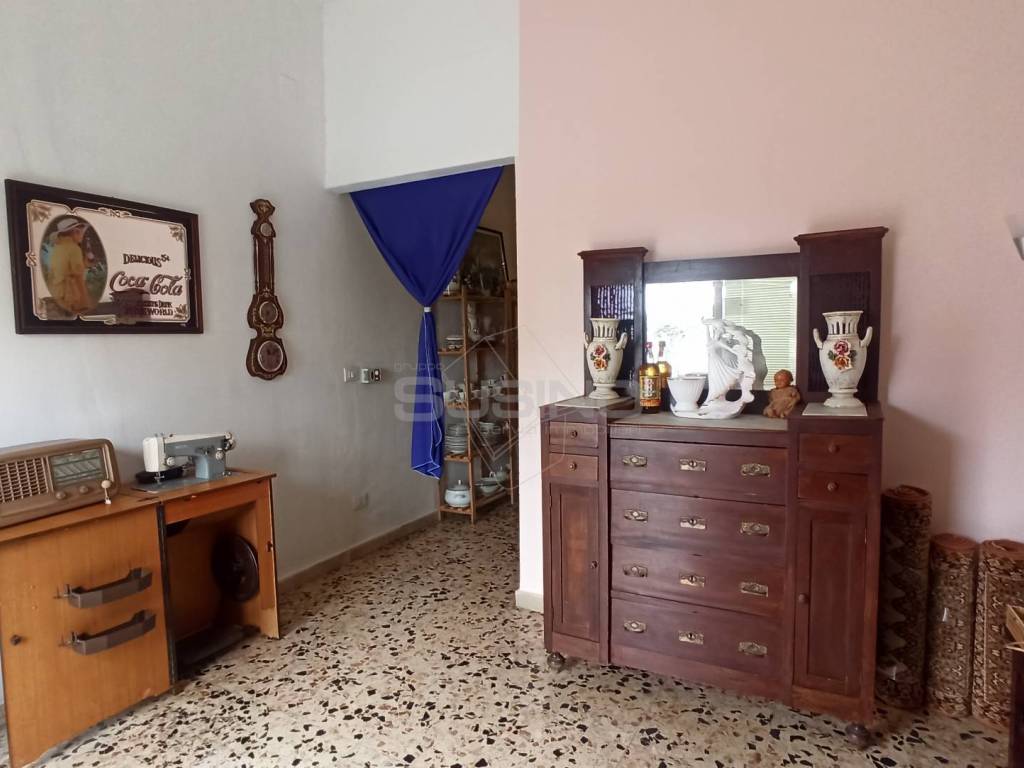 negozio in vendita a Siracusa in zona Grottasanta