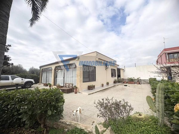 casa indipendente in vendita a Siracusa in zona Borgata
