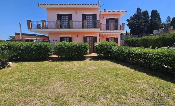 casa indipendente in vendita a Siracusa in zona Borgata