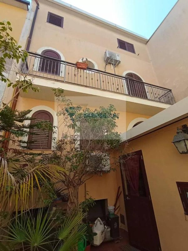 casa indipendente in vendita a Siracusa in zona Borgata
