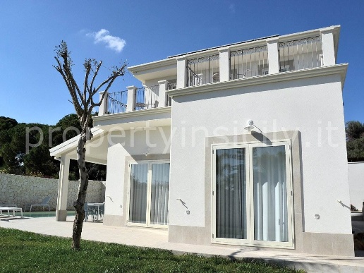 casa indipendente in vendita a Siracusa in zona Fontane Bianche