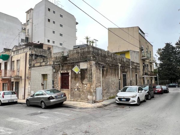casa indipendente in vendita a Siracusa in zona Centro Città