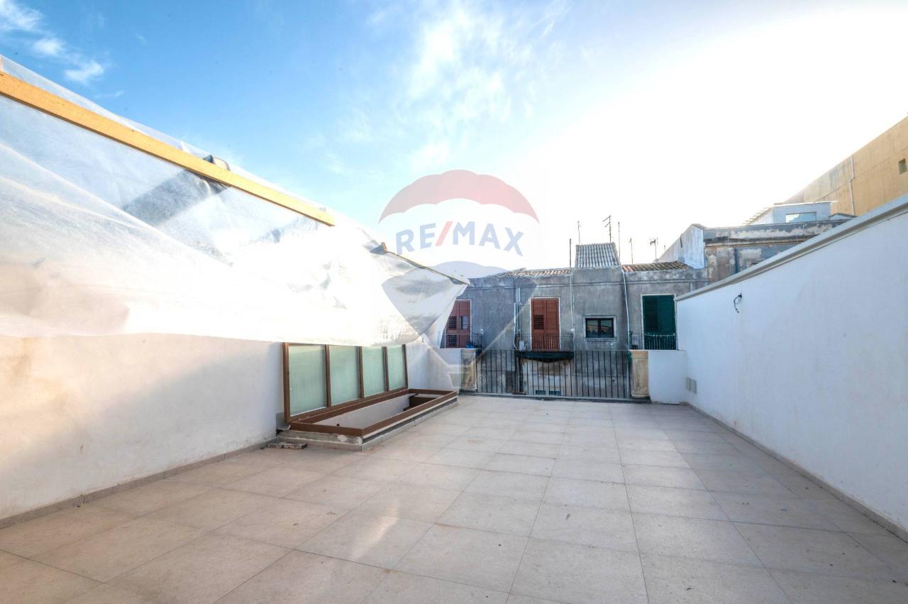 casa indipendente in vendita a Siracusa in zona Borgata