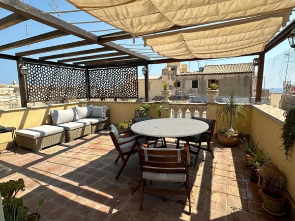 appartamento in vendita a Siracusa in zona Isola Ortigia