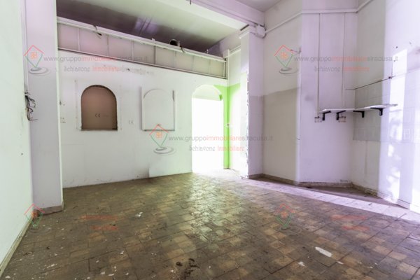 locale commerciale in vendita a Siracusa