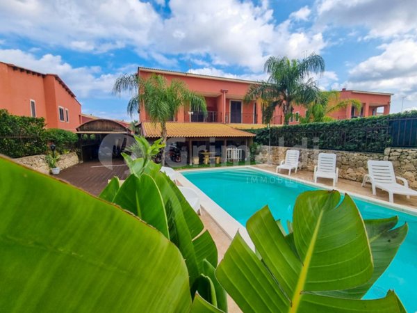 casa indipendente in vendita a Siracusa in zona Epipoli
