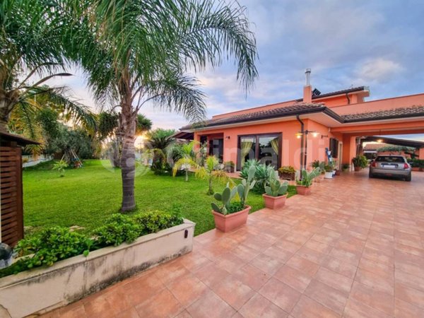 casa indipendente in vendita a Siracusa in zona Fontane Bianche