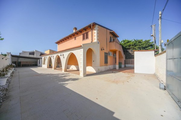 casa indipendente in vendita a Siracusa in zona Isola / Plemmirio