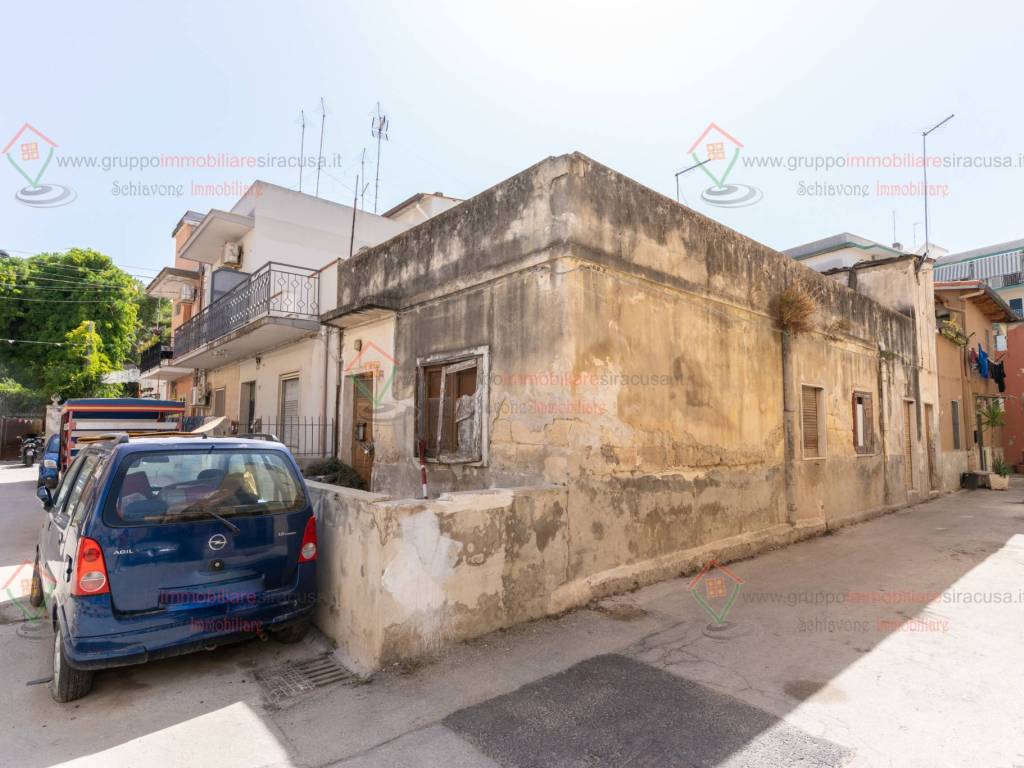 casa indipendente in vendita a Siracusa in zona Grottasanta