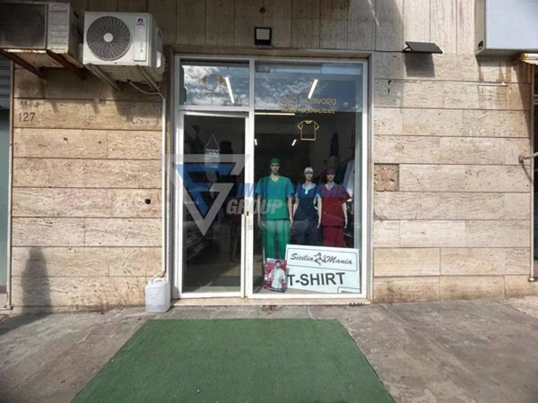 negozio in vendita a Siracusa in zona Borgata