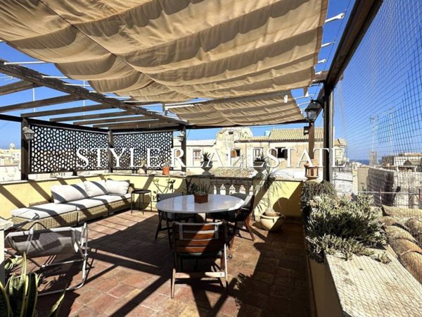 appartamento in vendita a Siracusa in zona Isola Ortigia