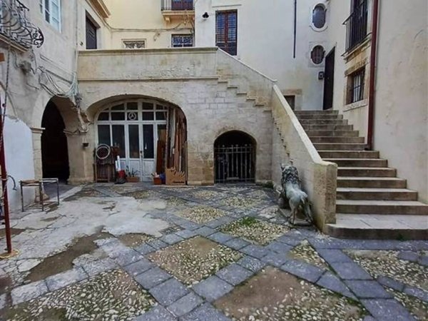 ufficio in vendita a Siracusa in zona Isola Ortigia