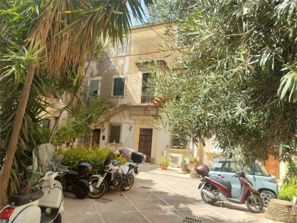 appartamento in vendita a Siracusa in zona Isola Ortigia
