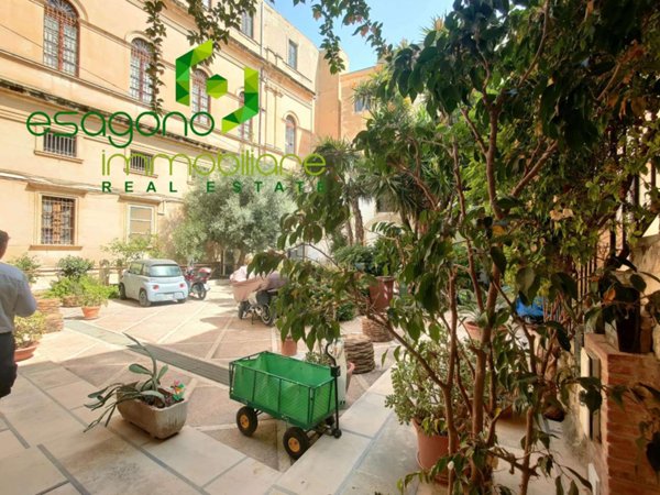 appartamento in vendita a Siracusa in zona Isola Ortigia